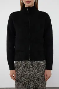 TRENDYOLMİLLA Black Soft textured Zippered Knitwear Cardigan - Image 3