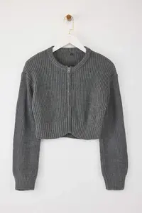 TRENDYOLMİLLA Anthracite Crop Wadding Zipper Detailed Knitwear Cardigan - Image 6