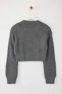 TRENDYOLMİLLA Anthracite Crop Wadding Zipper Detailed Knitwear Cardigan - Image 7