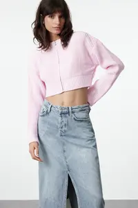 TRENDYOLMİLLA Pink Crop Wadding Zipper Detailed Knitwear Cardigan - Image 2