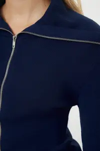 TRENDYOLMİLLA Navy Blue Zippered Premium Yarn/Special Yarn Fitted/Bodysuit hugging Knitwear Cardigan - Image 4