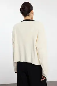 TRENDYOLMİLLA Stone Color Bloklu Knitwear 2 Sets Blouse-Cardigan Set - Image 5