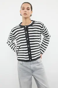 TRENDYOLMİLLA Anthracite Hooded Knitwear Cardigan - Image 3