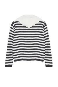 TRENDYOLMİLLA Anthracite Hooded Knitwear Cardigan - Image 8