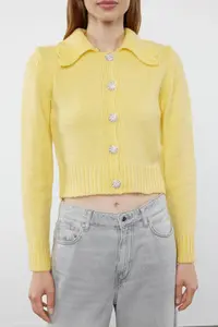 TRENDYOLMİLLA Yellow Crop Soft textured Jewelry buttoned Knitwear Cardigan - Image 3