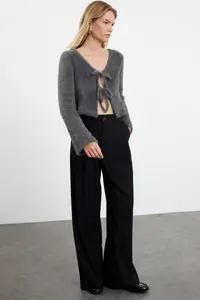 TRENDYOLMİLLA Anthracite Crop Feather Binding Detailed Knitwear Cardigan - Image 2