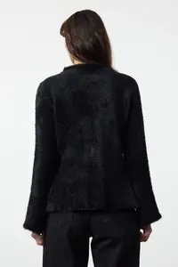 TRENDYOLMİLLA Black Closed Shaggy Knitwear Cardigan - Image 5