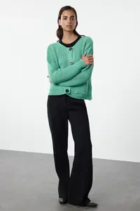 TRENDYOLMİLLA Green Wide Pattern Thick Basic Knitwear Cardigan - Image 2