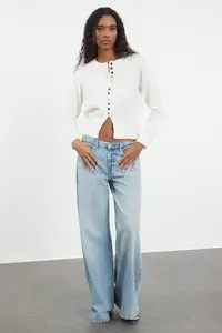 TRENDYOLMİLLA Ecru Basic buttoned Jacket Look Soft textured Knitwear Cardigan