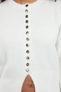 TRENDYOLMİLLA Ecru Basic buttoned Jacket Look Soft textured Knitwear Cardigan - Image 4