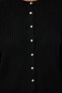 TRENDYOLMİLLA Black Crew Neck Jacket Look Soft Textured Knitwear Cardigan - Image 4