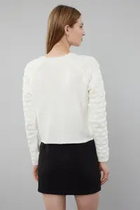 TRENDYOLMİLLA Ecru Soft textured Ribbon/Bow Detailed Knitwear Cardigan - Image 5