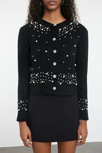 TRENDYOLMİLLA Black Crop Soft textured with bible Jacket Look Fitted/Bodysuit hugging Knitwear Cardigan - Image 3