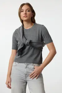TRENDYOLMİLLA Anthracite Basic Cardigan-Blouse Knitwear Cardigan - Image 3