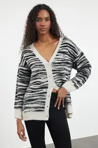 TRENDYOLMİLLA Stone Soft textured Zebra Patterned Knitwear Cardigan - Image 2