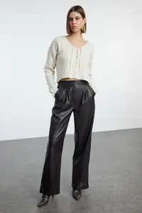 TRENDYOLMİLLA Stone Button Detailed Crop Soft textured Binding Detailed Knitwear Cardigan - Image 2