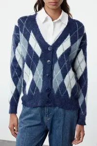 TRENDYOLMİLLA Dark Blue V-neck Soft textured Plaid Patterned Knitwear Cardigan - Image 3
