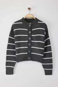 TRENDYOLMİLLA Black-Anthracite Soft textured 2 Sets Pack Crew Neck Knitwear Cardigan - Image 9