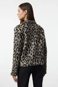 TRENDYOLMİLLA Brown Leopard Patterned Polo Shirt Collar Knitwear Cardigan - Image 5