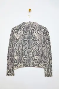TRENDYOLMİLLA Beige Hayvan Patterned Knitwear Cardigan - Image 6