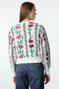 TRENDYOLMİLLA Ecru Soft textured Floral Knitwear Cardigan - Image 5