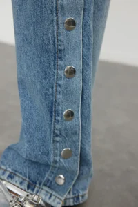 TRENDYOLMİLLA Mavi More Sustainable Accessory Detailed High Waist Wide Leg jeans - Image 4