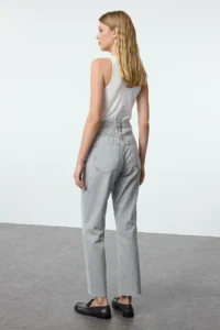 TRENDYOLMİLLA Gray Cut-out High Waist Straight 100% Cotton Non-Stretch jeans - Image 5