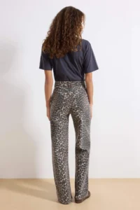 TRENDYOLMİLLA Multicolored Leopard Patterned Brown High Waist Middle Flexible Wide Leg jeans - Image 4