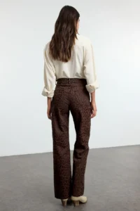 TRENDYOLMİLLA Brown Suede Look Leopard Patterned High Waist Wide Leg jeans - Image 7