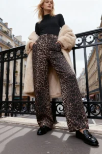 TRENDYOLMİLLA Brown Leopard Patterned Straigth/Plain Kesim Weaving Dress Pants - Image 2
