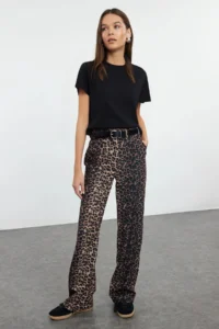 TRENDYOLMİLLA Brown Leopard Patterned Straigth/Plain Kesim Weaving Dress Pants - Image 3