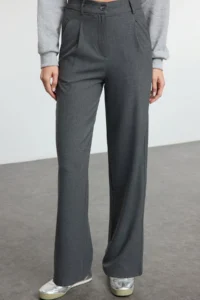 TRENDYOLMİLLA Gray Wide Leg Wide Leg pleated Weaving Pants - Image 3