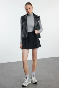 TRENDYOLMiLLA Black Pleated Mini Weaving Skirt Look Shorts - Image 2