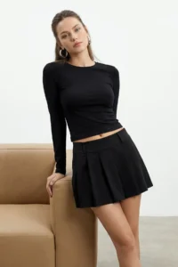 TRENDYOLMiLLA Black pleated Middle Waist Super Mini Weaving Skirt Look Shorts - Image 2