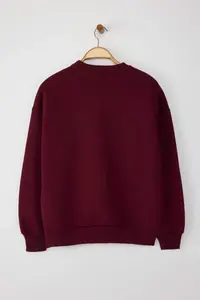 TRENDYOLMİLLA Burgundy Thick Oversized/Comfortable Cut Slogan Embroidered Knitting Sweatshirt with Fleece Inside - Image 7