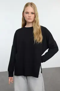 TRENDYOLMİLLA Black Oversized/Wide Cut slit Crew Neck Soft Touch Knitting Sweatshirt