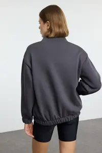 TRENDYOLMİLLA Anthracite Zippered Oversized/Wide Pattern Thick Fleece Inside Knitting Sweatshirt - Image 5