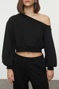 TRENDYOLMİLLA Black Regular Pattern Thick Crop with Fleece Inside Asymmetric Collar Knitting Sweatshirt