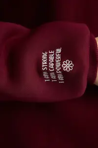 TRENDYOLMİLLA Burgundy Embroidered Regular/Normal Pattern Thick Fleece Inside Knitting Sweatshirt - Image 4