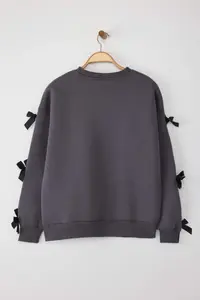 TRENDYOLMİLLA Anthracite Bow Detailed Oversized/Wide Pattern Thick Fleece Inside Knitting Sweatshirt - Image 7
