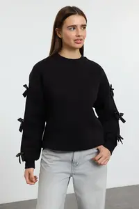 TRENDYOLMİLLA Black Bow Detailed Oversized/Wide Pattern Thick Fleece Inside Knitting Sweatshirt