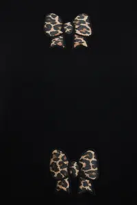 TRENDYOLMİLLA Black Regular/Normal Pattern Inside Fleece Leopard Detailed Ribbon Embroidered Knitting Sweatshirt - Image 4