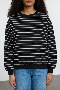 TRENDYOLMİLLA Black 2 Yarn Crew Neck Striped Regular Knitting Sweatshirt - Image 7