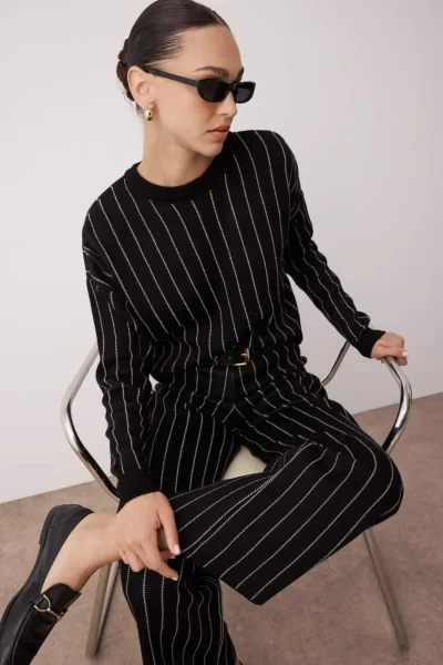 TWOAW26AU00018-BLACK_1