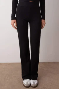 TRENDYOLMİLLA Black Double breasted Close-fitting Long Sleeve Flexible Knitting Top and Bottom Set - Image 3