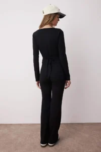 TRENDYOLMİLLA Black Double breasted Close-fitting Long Sleeve Flexible Knitting Top and Bottom Set - Image 5