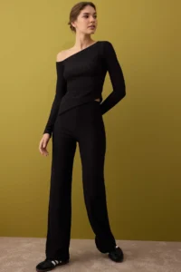 TRENDYOLMİLLA Black Asymmetric Collar Fitted Flexible Knitting Bottom - Top Set