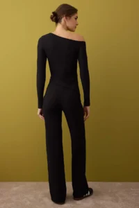 TRENDYOLMİLLA Black Asymmetric Collar Fitted Flexible Knitting Bottom - Top Set - Image 4