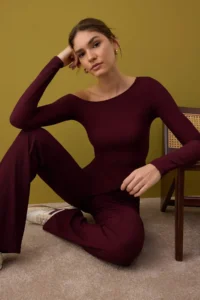 TRENDYOLMİLLA Burgundy Asymmetric Collar off shoulder Fitted Flexible Knitting Bottom - Top Set