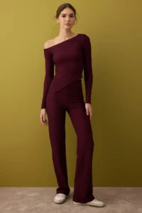 TRENDYOLMİLLA Burgundy Asymmetric Collar off shoulder Fitted Flexible Knitting Bottom - Top Set - Image 2